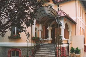 2001r. - Ostrów Wlkp. - Hotel ROYAL